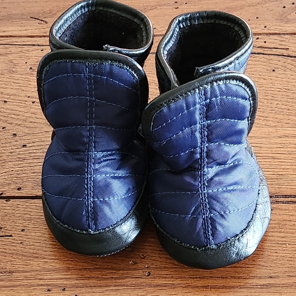 Robeez leather fleece lined boots Size 0-6 months Colors navy and black - Picture 2 of 5